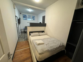 Cosy studio, London